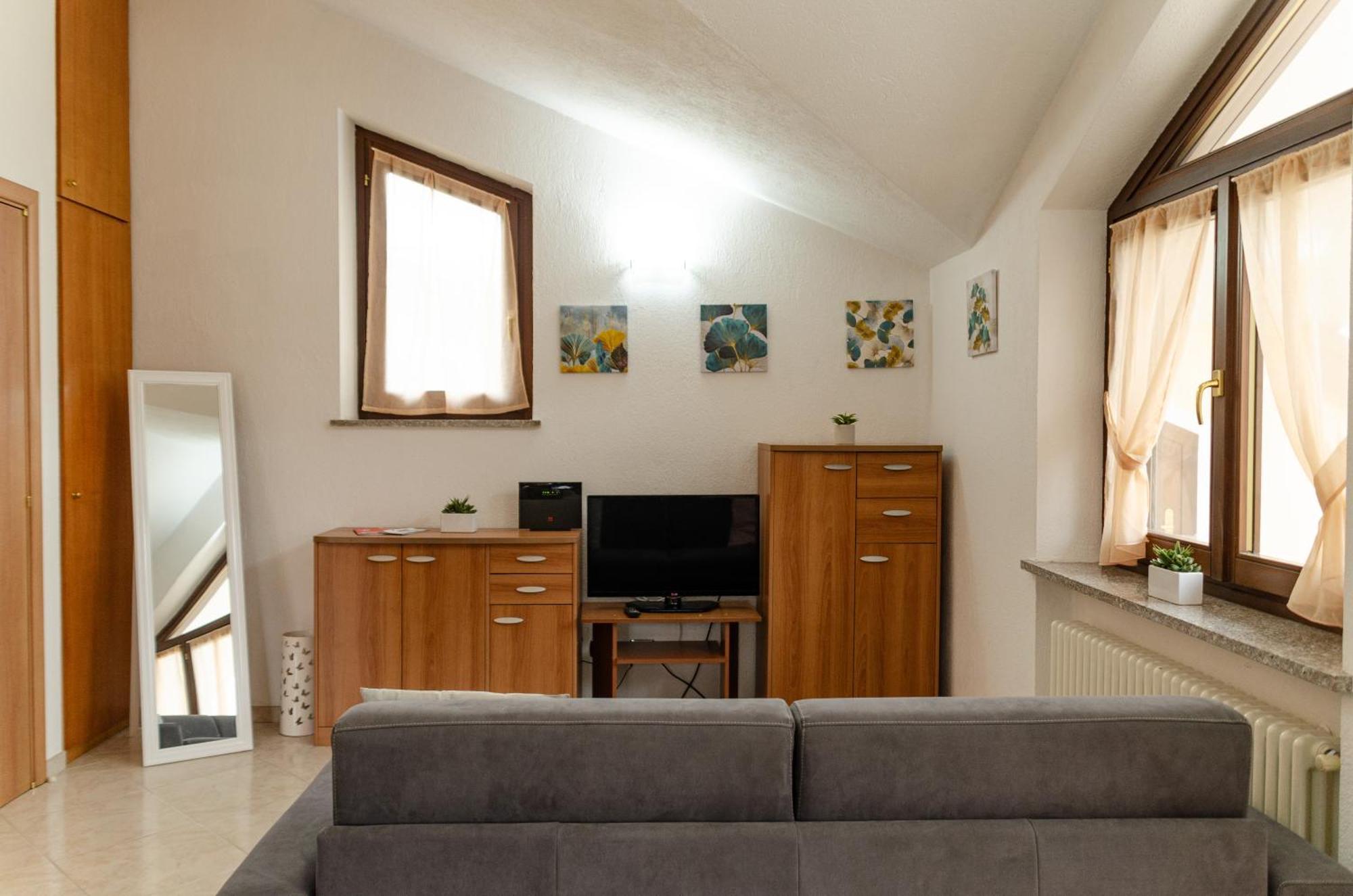 Sarre Skyline Apartment - Relax In Valle D'Aosta Buitenkant foto
